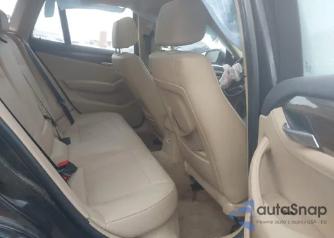 2013 BMW X1 Sdrive28I z USA, uszkodzony, nr VIN WBAVM1C58DVW44813